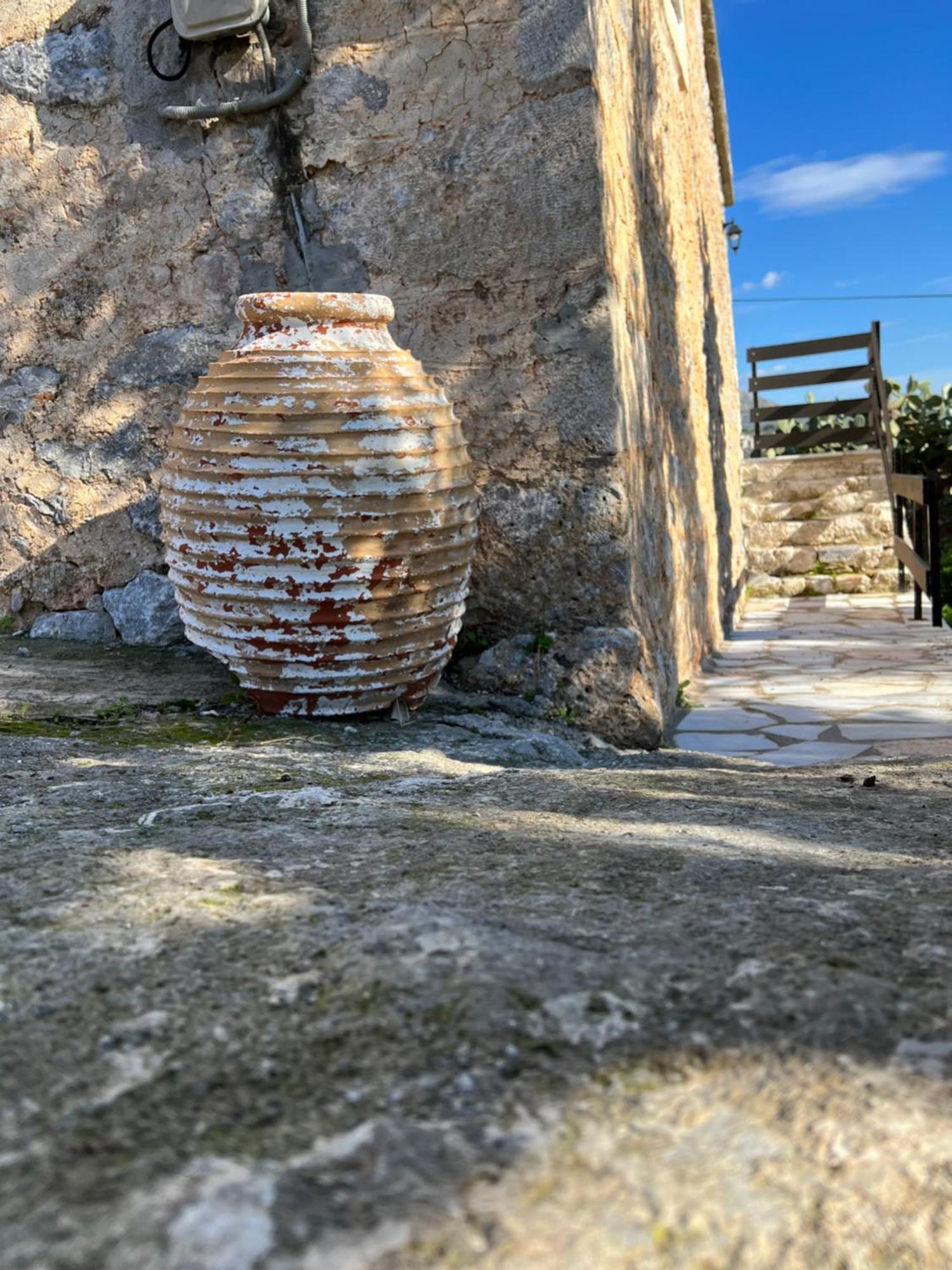 Nigos Hébergement de vacances Okhiá